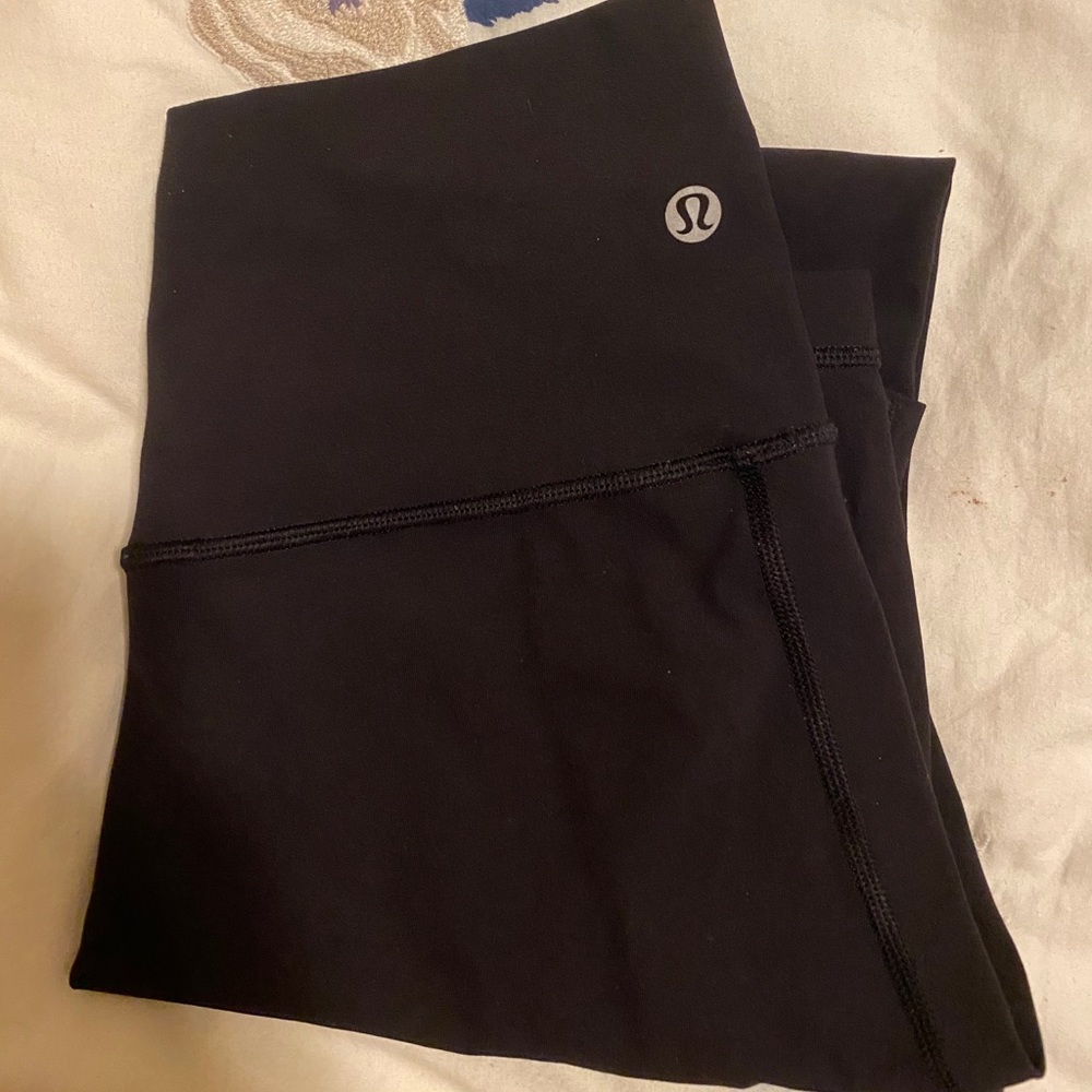 Black lululemon leggings